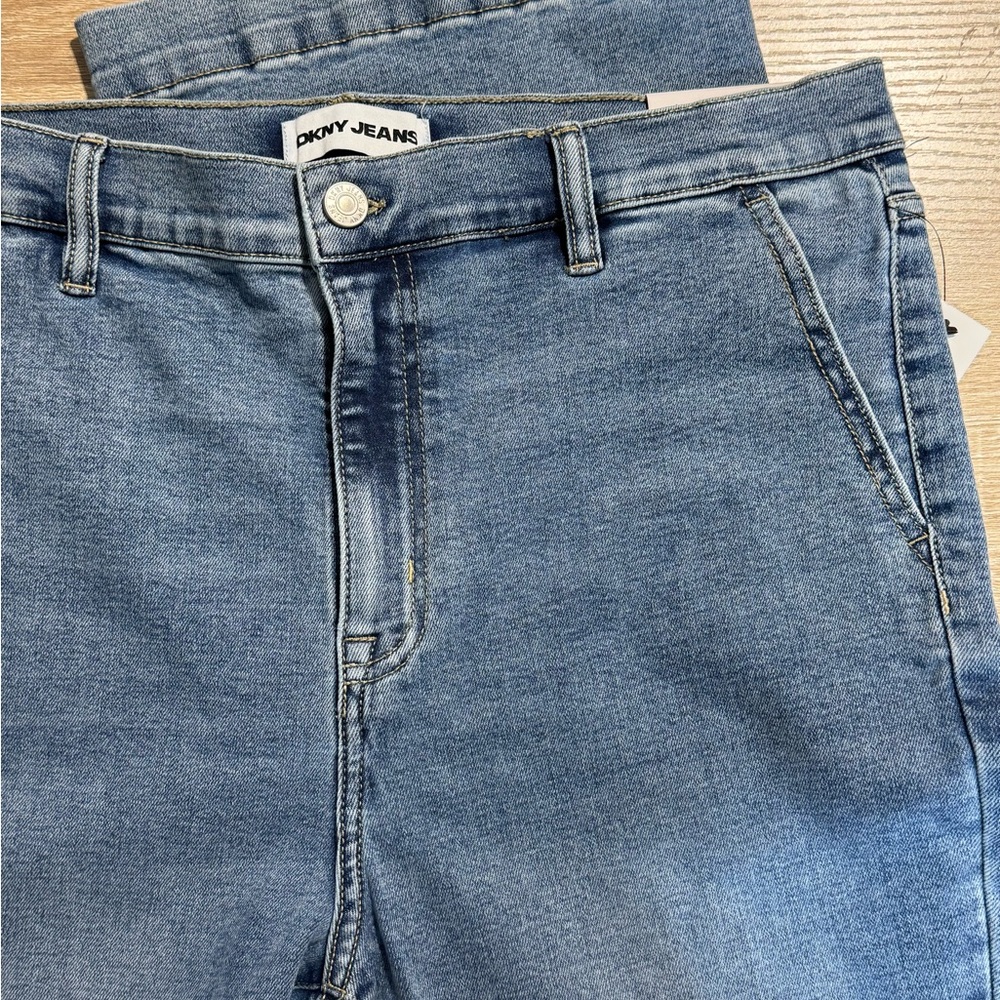 DKNY Women’s Flare Jeans in Medium Blue Wash - Picture 5 of 5